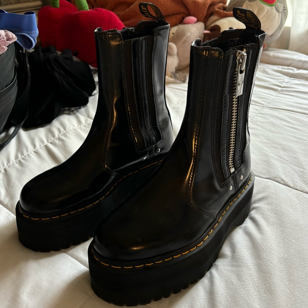 Platform Doc Marten Black boots